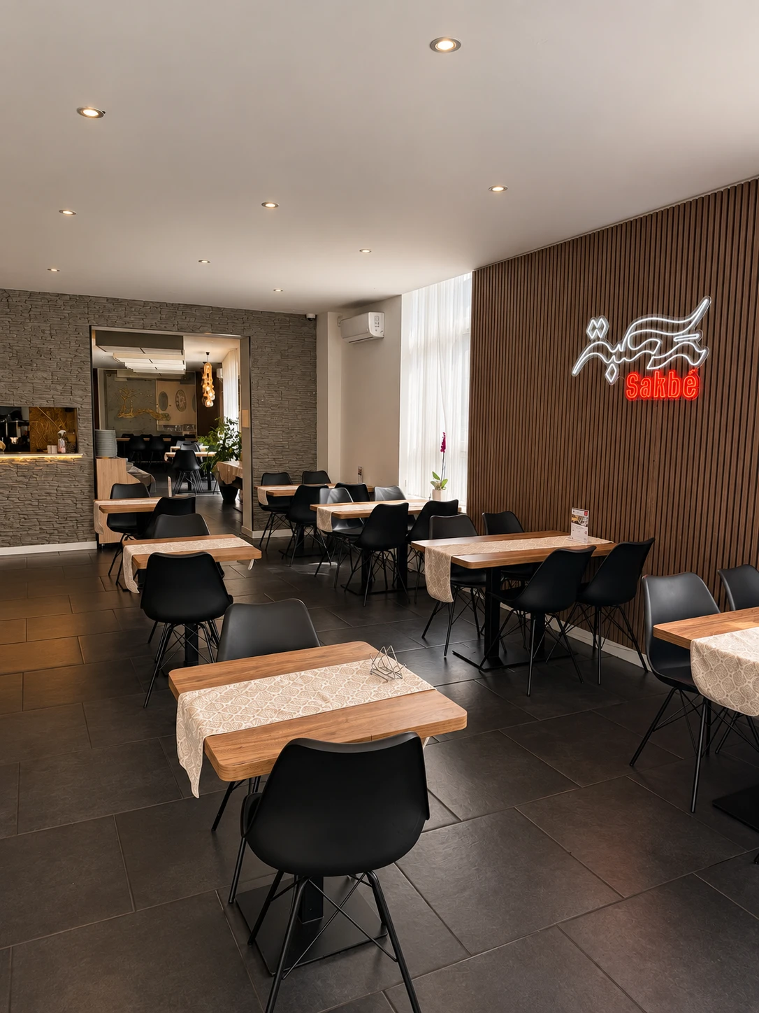 La salle du restaurant Sakbé
